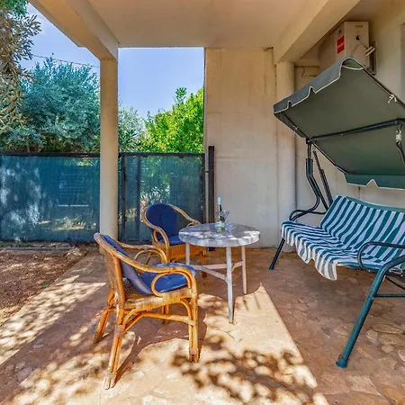 1 Bedroom Amazing In Μεντουλίν